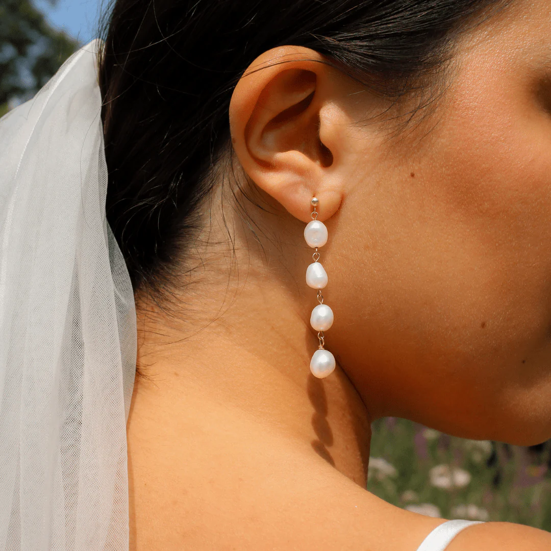 Sophisticate pearl dangle studs gold - Image 3